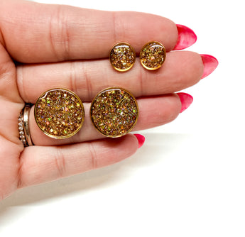 Resin Studs - Gold Glitter