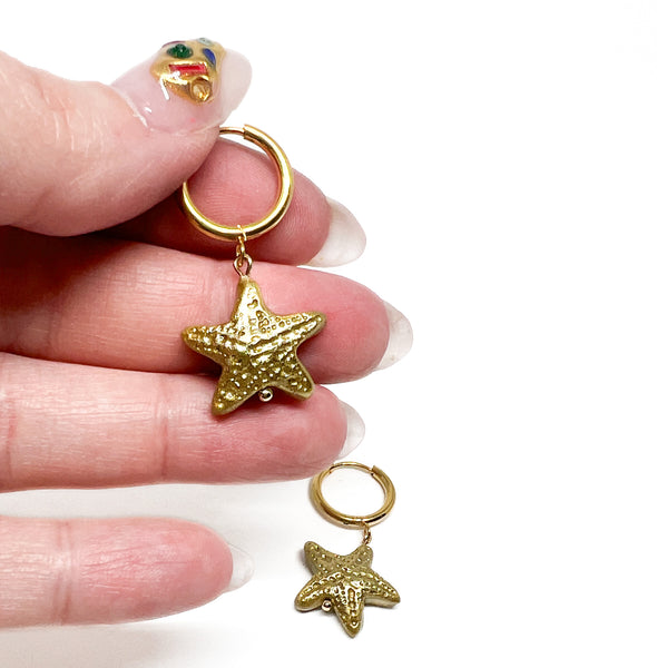 Gold Starfish Huggies