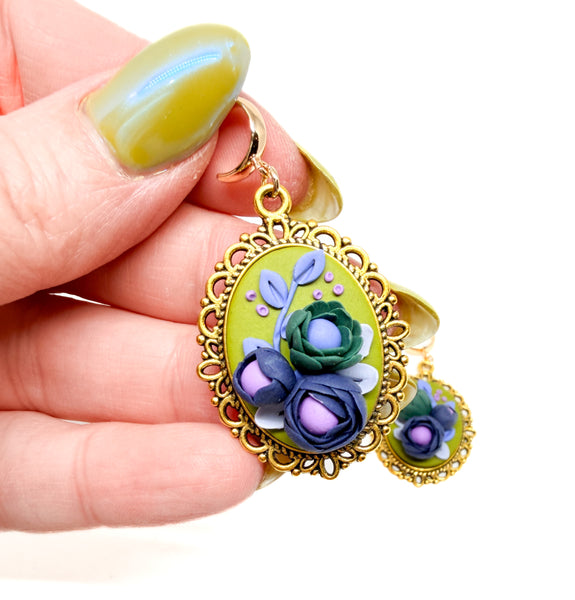 Gold-Framed Floral Dangles - Green